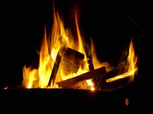 Holzfeuer